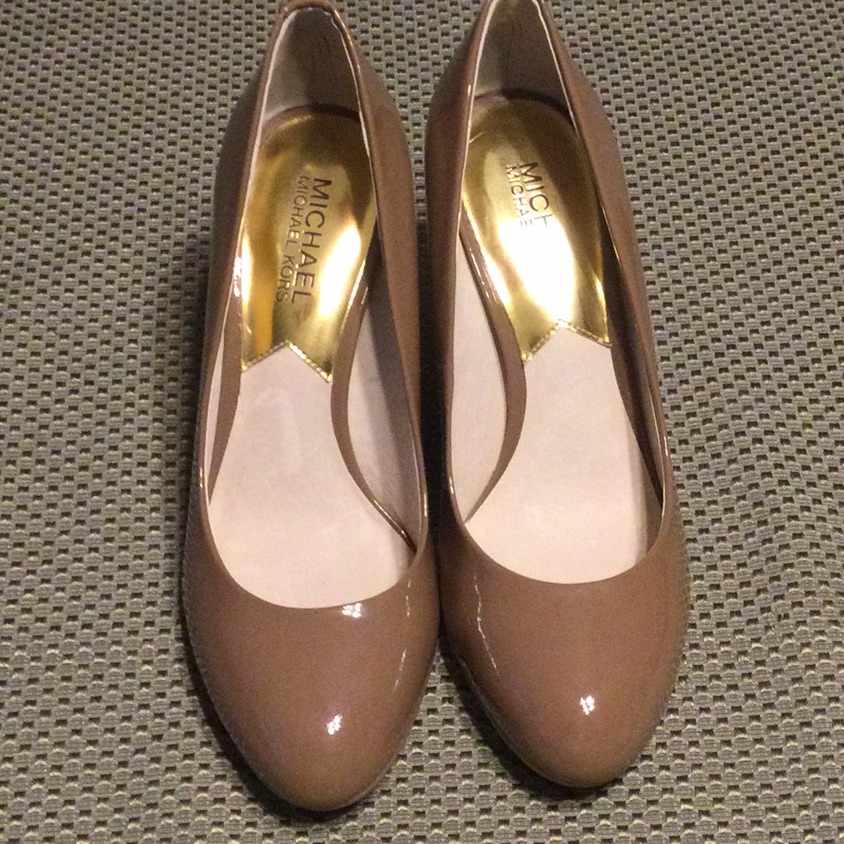 Michael Kors Size 6 Tan Patent Leather Heels For Women
